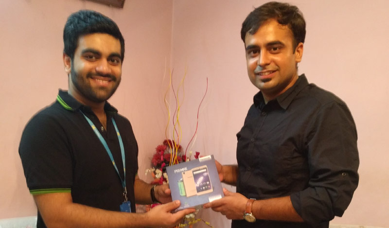Flipkart Customer Connect - Karan Sahani (R) with Flipster Rachit Chaudhary